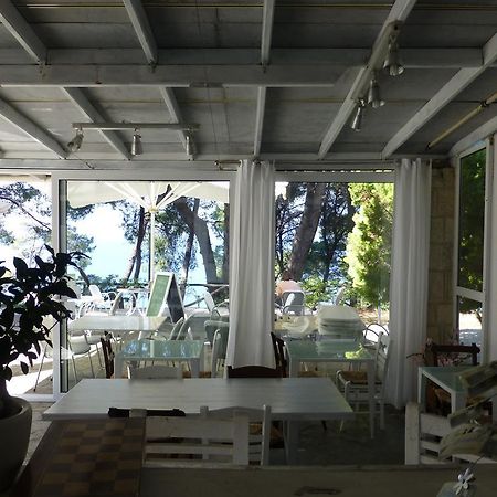 סיווירי Dryades Hotel מראה חיצוני תמונה