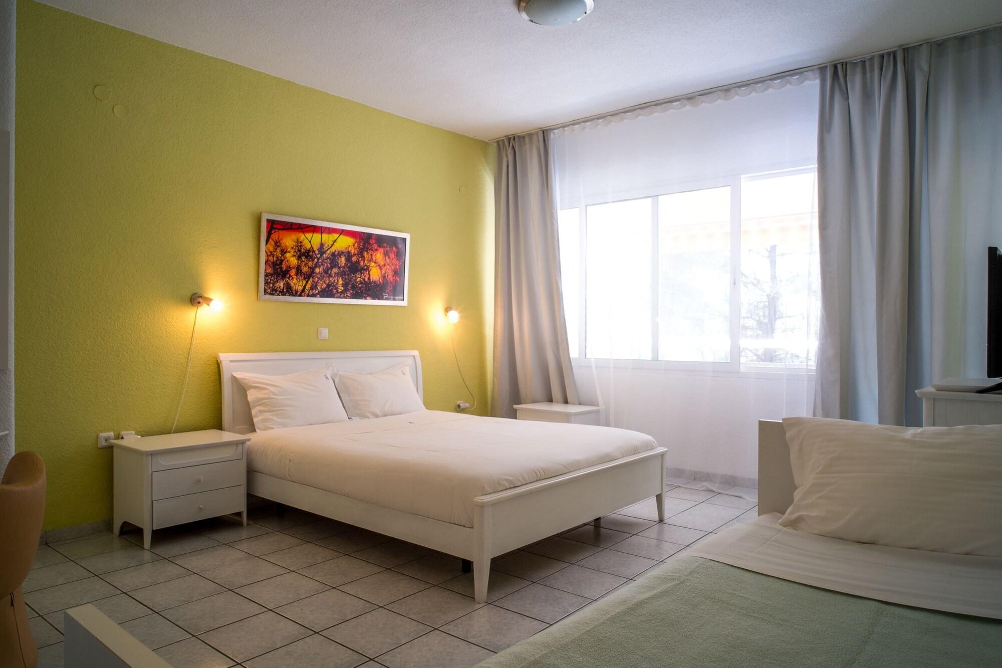 סיווירי Dryades Hotel מראה חיצוני תמונה