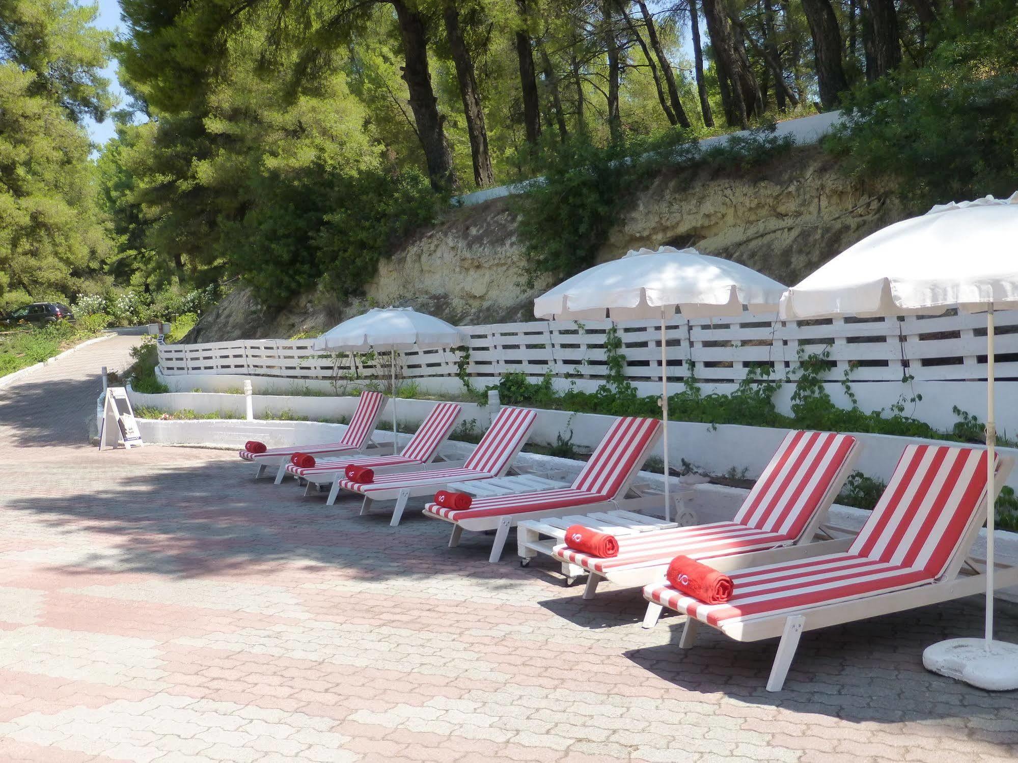 סיווירי Dryades Hotel מראה חיצוני תמונה