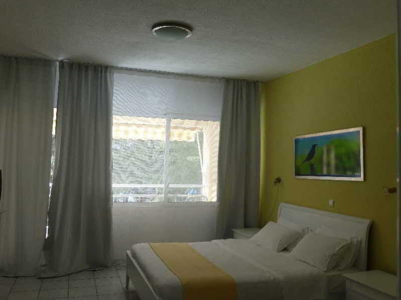 סיווירי Dryades Hotel מראה חיצוני תמונה