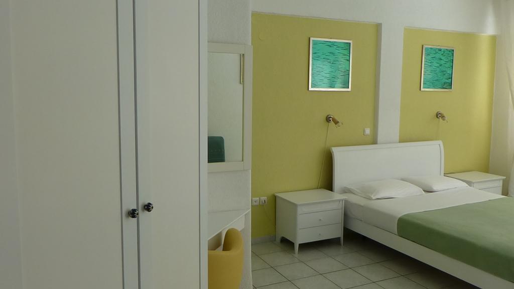 סיווירי Dryades Hotel מראה חיצוני תמונה